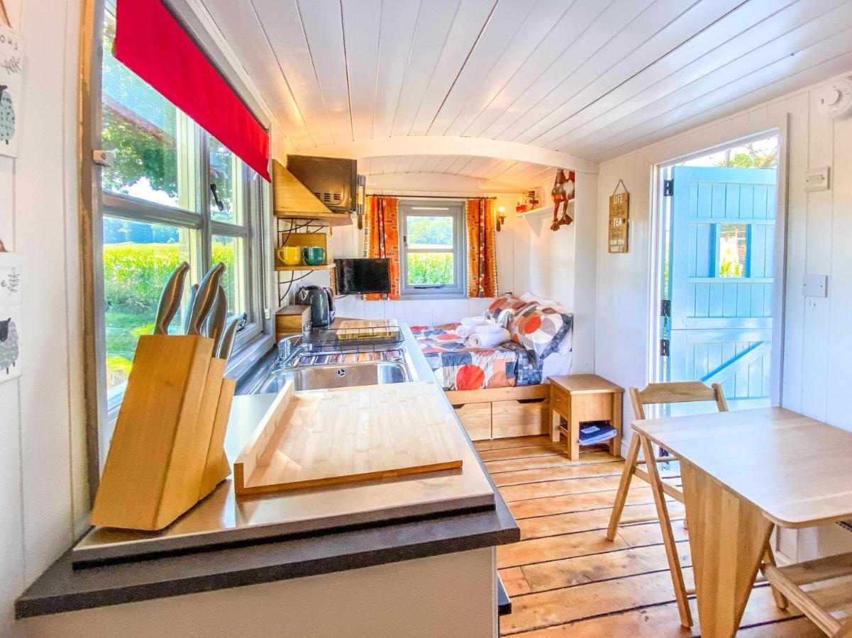 The Hideaway Hut - 1 Bed Shepherds Hut - Hereford Eksteriør billede