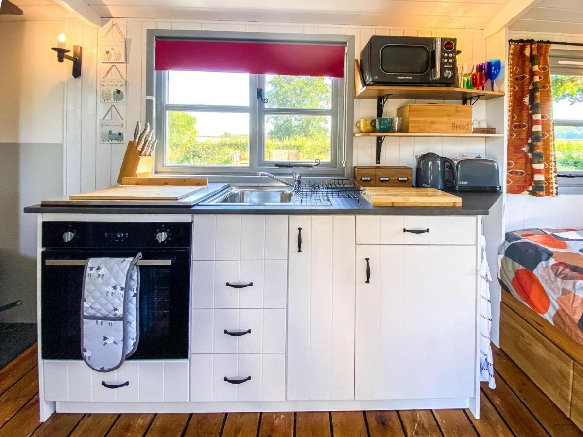 The Hideaway Hut - 1 Bed Shepherds Hut - Hereford Eksteriør billede